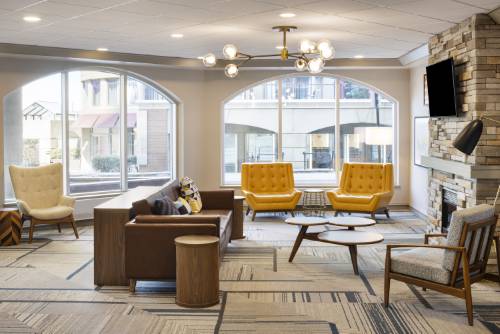 Four Points by Sheraton Halifax Loby